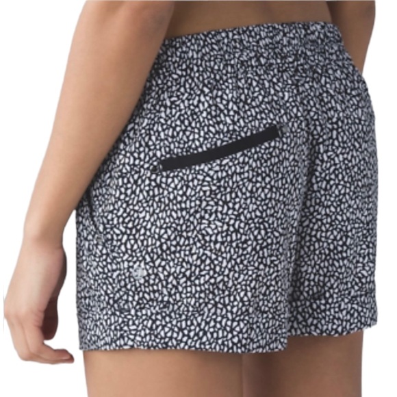 lululemon Women spring break away short Size 6 - Picture 2 of 9
